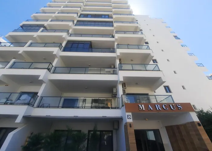 Caesar Iskele Long *